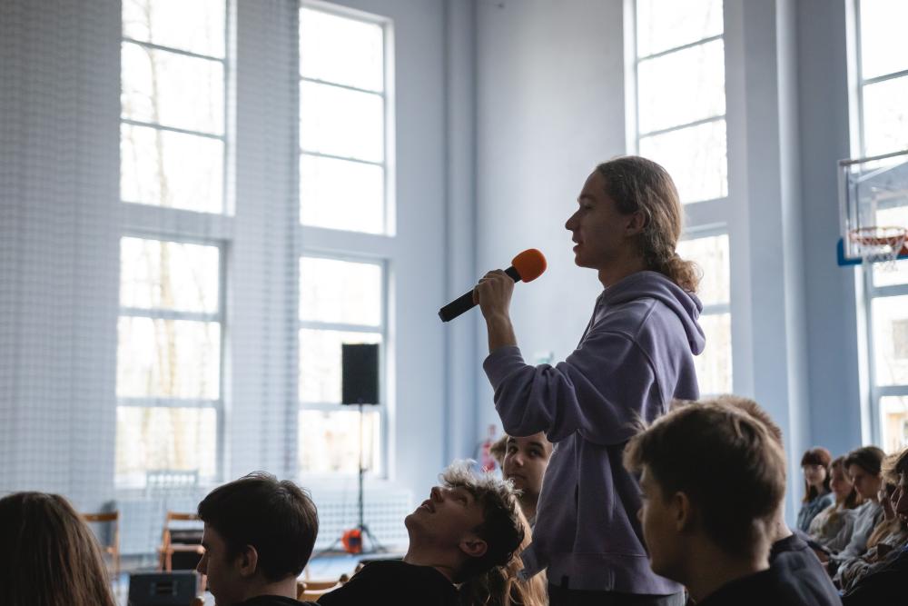 Zdjęcie galerii artykułu: spotkanie z uczniami klas 4 i 5  w  Zespole Szkół NR 1 w Piasecznie - spotkanie z uczniami klas 4 i 5  w  Zespole Szkół NR 1 w Piasecznie- zdj.3