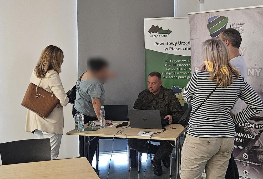 Zdjęcie galerii artykułu:  - informacyjne z przedstawicielami Wojskowego Centrum Rekrutacji Warszawa – Mokotów.
